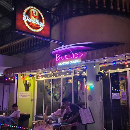Dorothys Hotel Pattaya Buitenkant foto