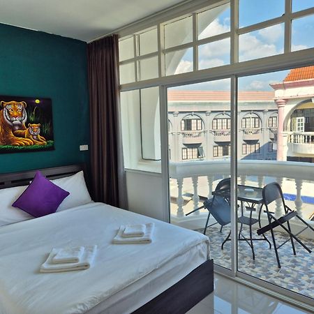Dorothys Hotel Pattaya Buitenkant foto