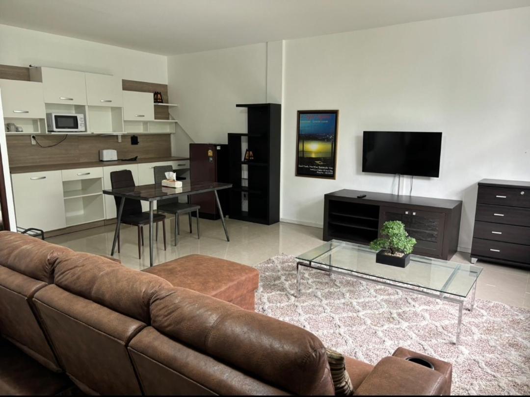 Dorothys Hotel Pattaya Kamer foto