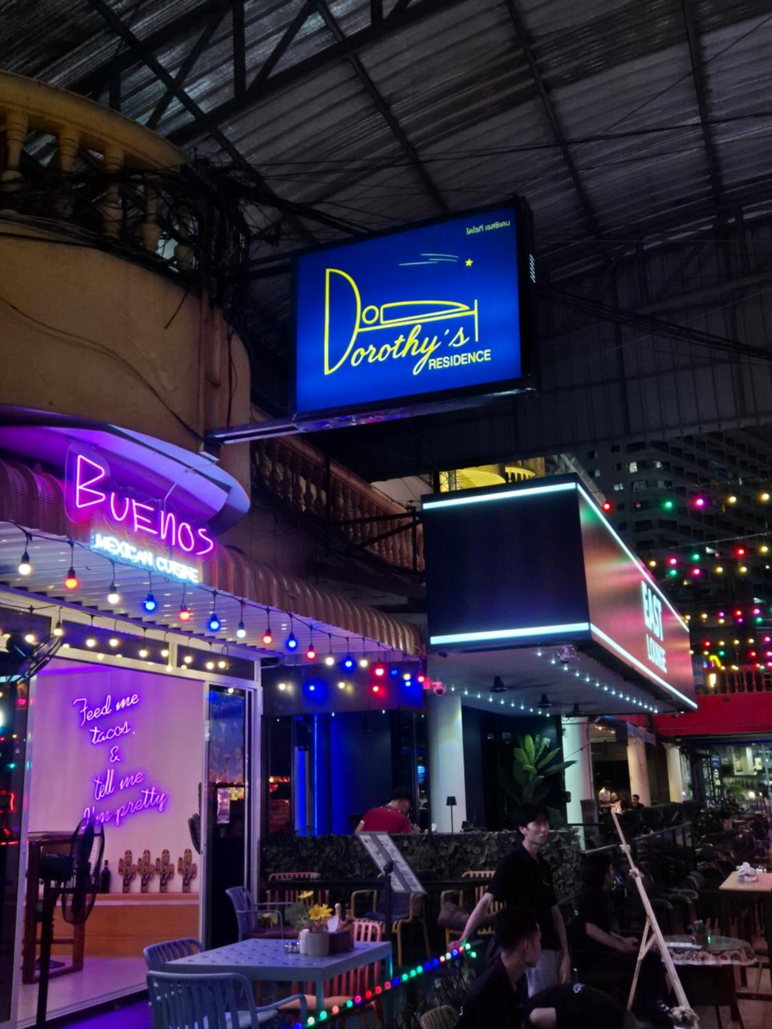 Dorothys Hotel Pattaya Buitenkant foto